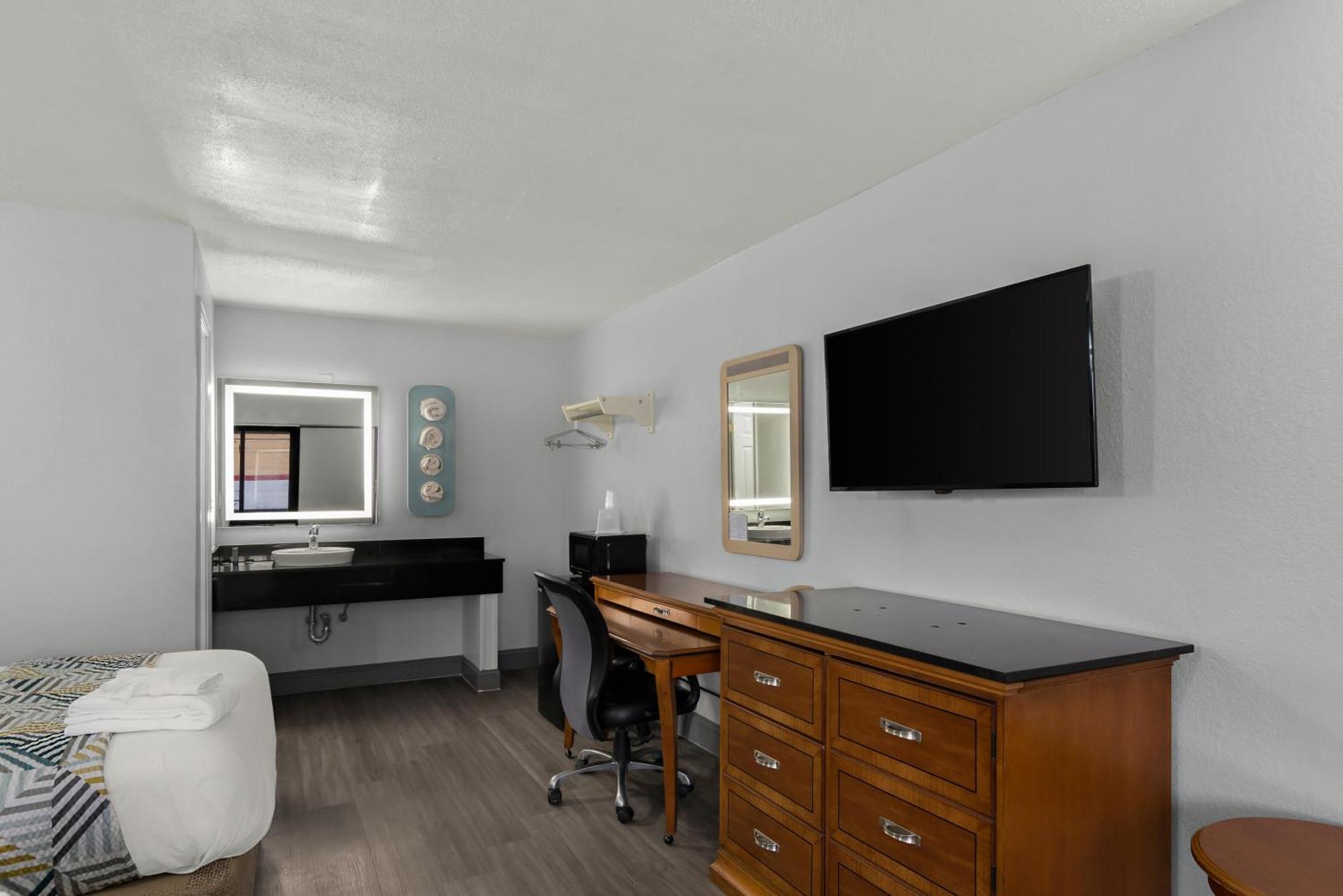Americas Best Value Hotel 2*